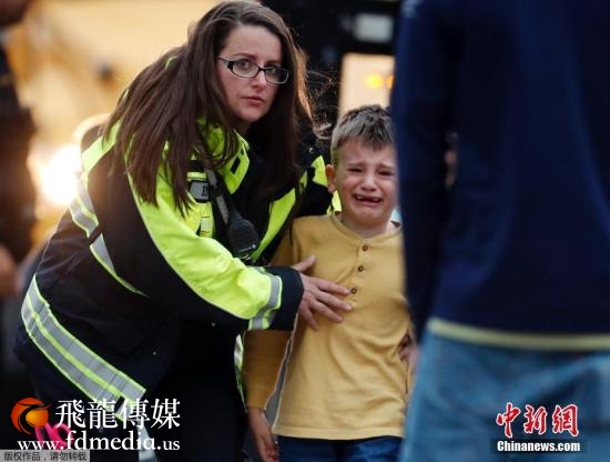 目击者称现场响起过多声枪响。