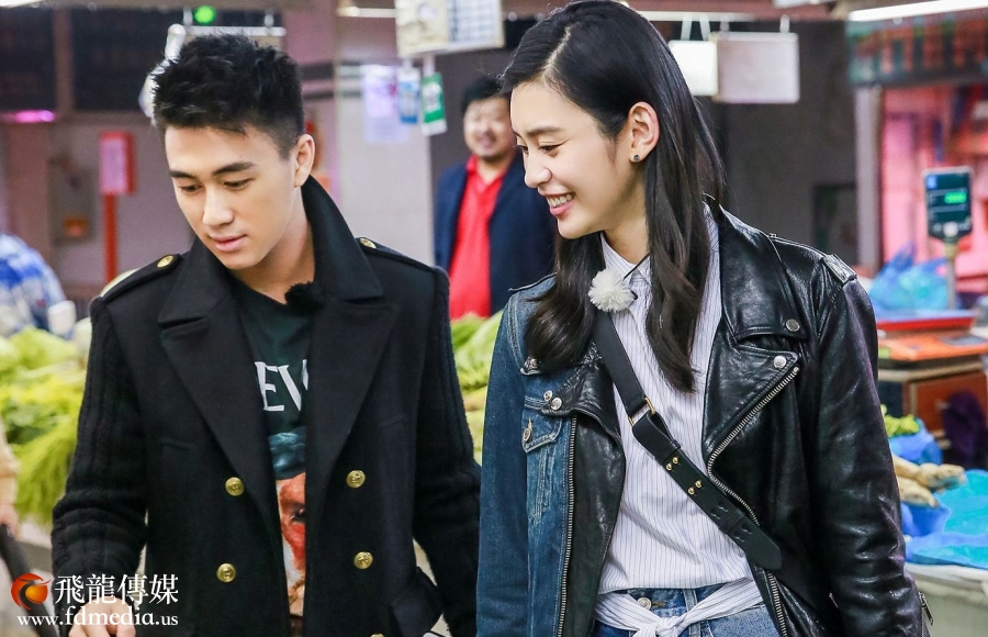 何猷君被曝向奚梦瑶奢华求婚:清空三层楼,买99999朵玫瑰布置