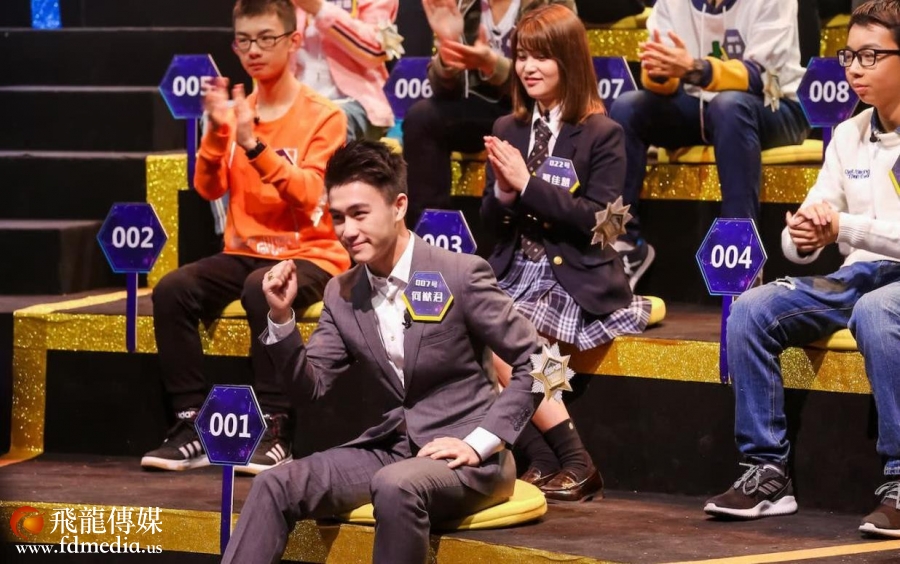 何猷君被曝向奚梦瑶奢华求婚:清空三层楼,买99999朵玫瑰布置